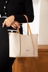El Cantasi KADIN EL VE OMUZ CANTASI YENI SEZON EBAT:BOY: 24 EN: 33 CM KREMCAMEL Just Polo JPM6046