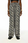 KADIN BELİ LASTİKLİ BOL PAÇA KARIŞIK SİYAH BEYAZ DESENLİ PANTOLON