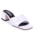 Dagoster DZA07-9321060 Beyaz Rugan Klasik Topuklu Kadın Terlik