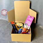 Uretti - Onur 7585 - Reflektörlü Tasma + Simli ve Peluş Top + Fare ve Catnipli Oyuncak + Mama + Puding + Ödül Çubuğu Kedi Seti