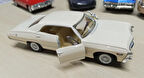 Kinsmart Oyuncak Metal Model Araba 1/36 Çek Bırak 1967 Krem Chevrolet İmpala 