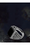 Erkek Gümüş Yüzük - Siyah Oniks Taşlı Yanları Grek Desen İşlemeli Erkek Yüzük