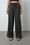 Kadın Düz Renk Bol Paça Kumaş Pantolon