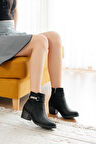 Just Siyah Yanı Taş Tokalı (5 cm Topuklu ) Yuvarlak Burun Topuklu Bot