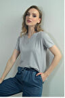 Kadın V Yaka Yırtmaçlı Kısa Kol Bluz