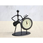 Metal Saatli Gitar Çalan Müzisyen Alk4334