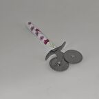 Paslanmaz Çelik Zarif Çiçek Desenli Lüx Metal Hamur Kesici Hamur Pizza Kesici Çift Başlı Pizza Kesici 