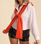 Kendinden fularlı gömlek