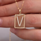 Kadın Sarı 14 Ayar Altın V Harfli Taşlı Telli Kolye