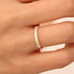 14 Ayar Altın Sıra Taşlı Yüzük