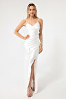 Kadın Beyaz Sırt Dekolteli Yırtmaçlı Uzun Abiye Elbise