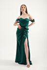 Kadın Zümrüt Yeşili Kalp Yaka Fırfırlı Uzun Saten Abiye Elbise