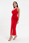 Kadın Kırmızı Askılı Yaka Detaylı Midi Elbise
