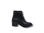 Zerhan 533 Kadın Siyah Tokalı Fermuarlı Alçak Topuklu Bot