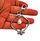 Çanta Aksesuar Gümüş Renk Çanta Süsü (Kare  Arılı İncili)