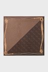 Guess Lindsey Desenli 120 x 120 cm Eşarp AW5536MOD03 Bayan EŞARP AW5536 MOD03 BNL KAHVE