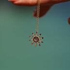 Ok Güneş Işını Kolye