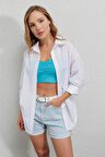 Kadın Beyaz Oversize Yandan Yırtmaçlı  Ip Büzgülü  Gömlek HZL23W-BD1201321
