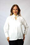 3224 EKRU YAKASI BROŞLU UZUN KOLLU İPEK SATEN ŞIK BÜYÜK BEDEN BLUZ