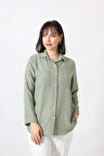 MYB-077 MİNT YEŞİLİ PAMUK KETEN KOLU APOLETLİ İKİ CEPLİ KADIN BÜYÜK BEDEN GÖMLEK