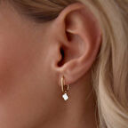 Beyaz Mineli Çiçek Ataç Küpe