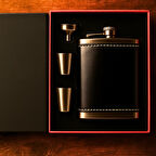 Perlotus 8 Oz 240 cc Rugan Siyah Hakiki Deri Viski Cep Matarası Shot Bardaklı Set Kutulu Babalar Günü Hediye