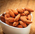 Tüplü Saksılık Meyve Verme Durumunda Elle Kırılabilen Kaliforniya Yarı Bodur Carmel Badem Fidanı(3-4 Yaş)