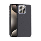 iPhone 15 Pro Max Kılıf Magsafe Şarj Özellikli Karbon Fiber Görünümlü SYS Gros Kapak - Siyah