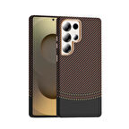 Galaxy S25 Ultra Kılıf M-safe Şarj Özellikli Karbon Fiber Görünümlü MBTM Gros Kapak - Gold-Siyah