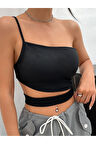Asimetrik Yaka Siyah Renk Desensiz Çapraz Kesim Fitilli Kısa Kollu Likralı Fit Crop Top Bluz