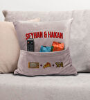 BK Gift Kişiye Özel Tasarımlı Organizer Kumanda ve Atıştırmalık Cepli Pembe Kırlent Yastık- 2, Ev De