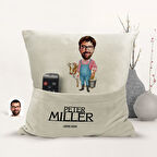 BK Gift Kişiye Özel Çiftçi Karikatür Tasarımlı Organizer Kumanda ve Atıştırmalık Cepli Sarı Kırlent 