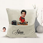 BK Gift Kişiye Özel Dj Karikatür Tasarımlı Organizer Kumanda ve Atıştırmalık Cepli Sarı Kırlent Yast