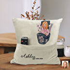 BK Gift Kişiye Özel Kadın Karikatür Tasarımlı Organizer Kumanda ve Atıştırmalık Cepli Sarı Kırlent Y