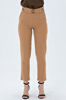 Beli Aksesuar Detaylı Pantolon