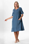 Kısa Kol Kare Yaka Dora Cep Detaylı Midi Boy Müslin Yazlık  Elbise İndigo indg