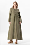 Uzun Kol Şahika Nervür Detaylı Uzun Müslin Yazlık Elbise Haki Hk