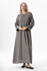 Uzun Kol Şahika Nervür Detaylı Uzun Müslin Yazlık Elbise Gri Gri