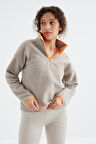 Koyu Bej Yarım Fermuarlı Etek Ucu Büzgülü Dik Yaka Oversize Kadın Polar Sweatshirt - 97234 | XL