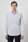  Erkek A-Beyaz Trend Çizgili Slim Fit İtalyan Yaka Gömlek
