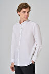  Erkek Beyaz Regular Fit Düğmeli Yaka Gömlek