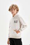 DeFacto Erkek Çocuk Bej Kapüşonlu Baskılı Okul Sweatshirt C7557A824AUBG277