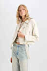 DeFacto Su İtici Crop Biker Ceket Suni Deri Kruvaze Yaka Fermuarlı Cepli Kemerli Mevsimlik Y7168AZ25SPER238