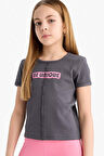 DeFacto Kız Çocuk Fitted Bisiklet Yaka Baskılı Fitilli Kaşkorse Kısa Kollu Tişört E1832A825SMAR82
