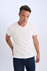 DeFacto %100 Pamuk Regular Fit V Yaka Pamuklu Basic Düz Kısa Kollu Tişört D7938AX25SPWT32