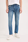 DeFacto Pedro Slim Fit Dar Kalıp Normal Bel Dar Paça Jean Pantolon E5429AX25SPNM28