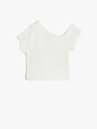 Crop Tişört Asimetrik Yaka Kısa Kollu Pamuklu 