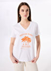 Fabrika V Yaka Baskılı Beyaz Kadın T-Shirt F5SL-TST0447