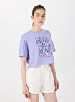 Discovery Expedition D5SL-TST3641 Lila Bisiklet Yaka Crop Baskılı Kadın T-Shirt