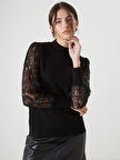 LCWAIKIKI Classic Siyah Yarım Balıkçı Yaka Dantel Detaylı Kadın Triko Kazak